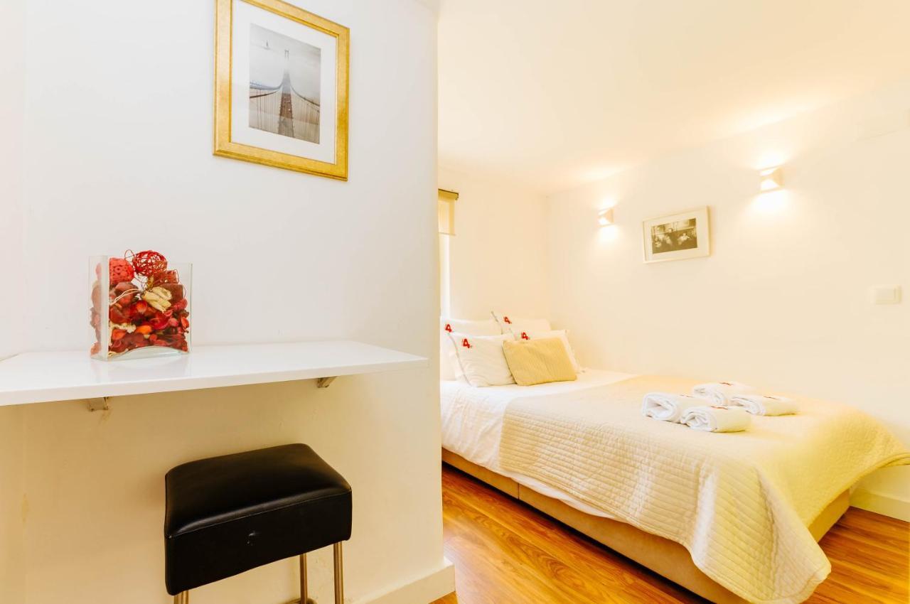 Rent4Rest Bairro Alto Charming 1Bd Apartment Lisboa Eksteriør billede